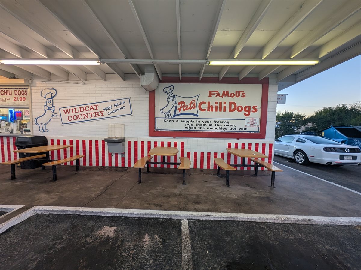 Pat's Chili Dogs